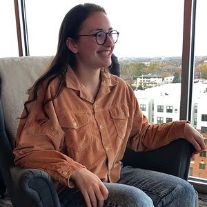 Meet your Posher, Delaney